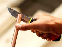 Нож для тяжелых работ с точилкой