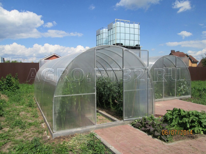 Теплица Боровик-Богатырь 3 x 6 x 2 м с поликарбонатом Rational Теплица Боровик-Богатырь 3 x 6 x 2 м с поликарбонатом Rational