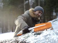 Щетка со скребком SnowXpert™ Щетка со скребком SnowXpert™